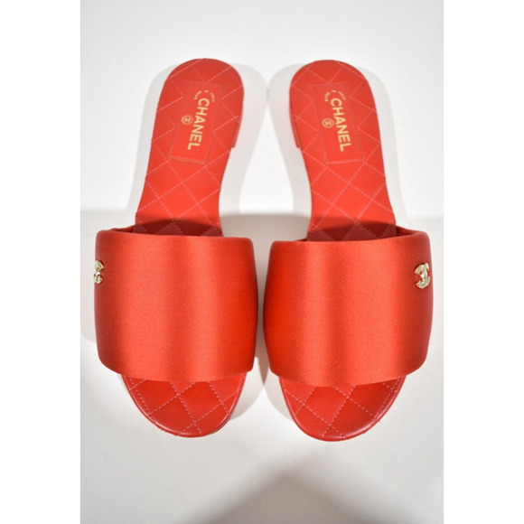 Chanel 22P Red Satin CC Gold Logo Quilted Leather Slide Mule Sandal Flop Flat 38 - Picture 8 of 12